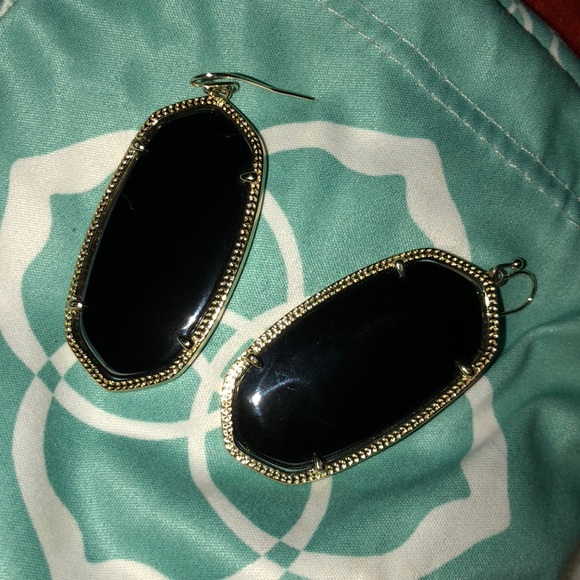 Black Danielle w/gold Earrings - Picture 2 of 3